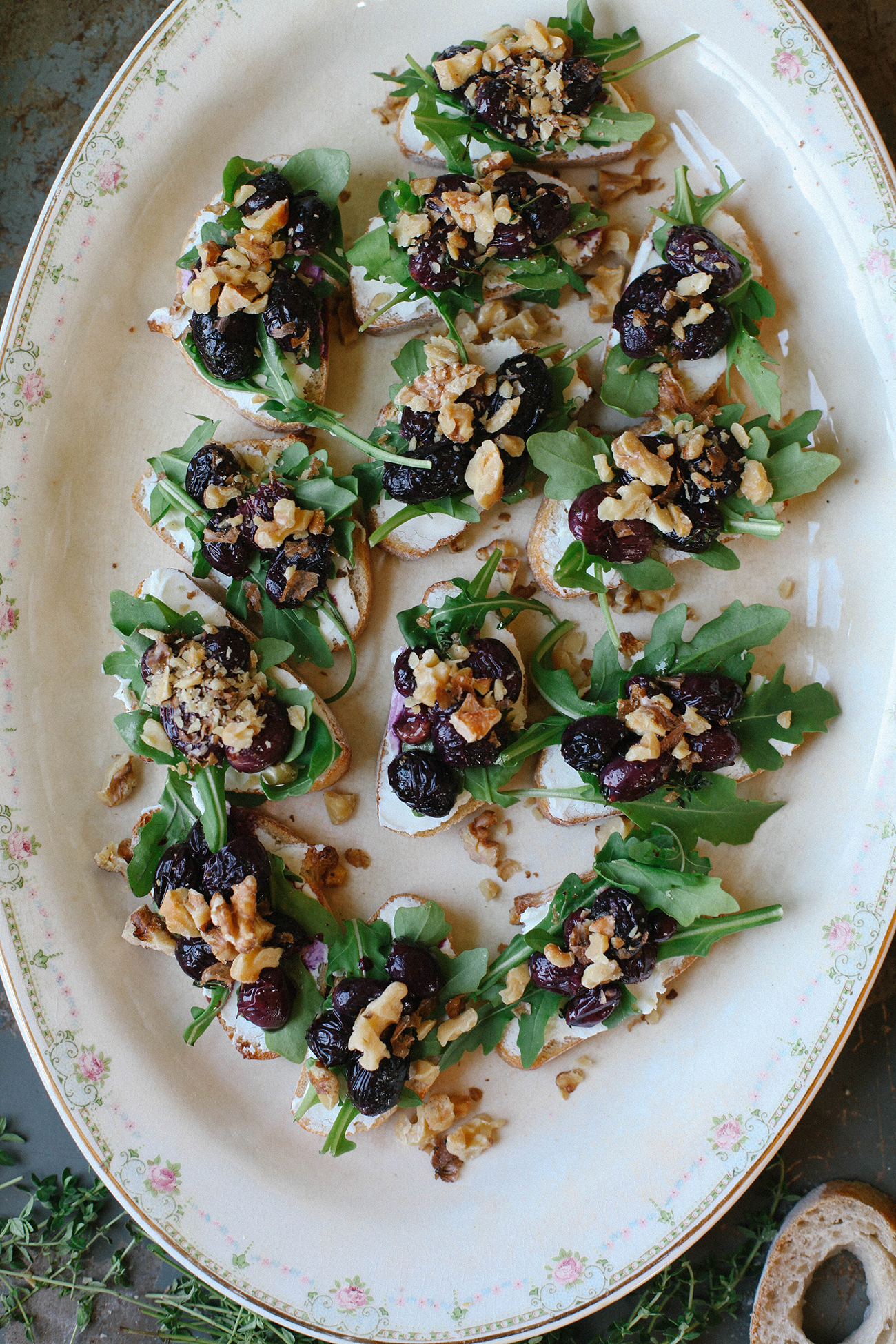 A Daily Something| Recipe for Roasted Grape Crostini