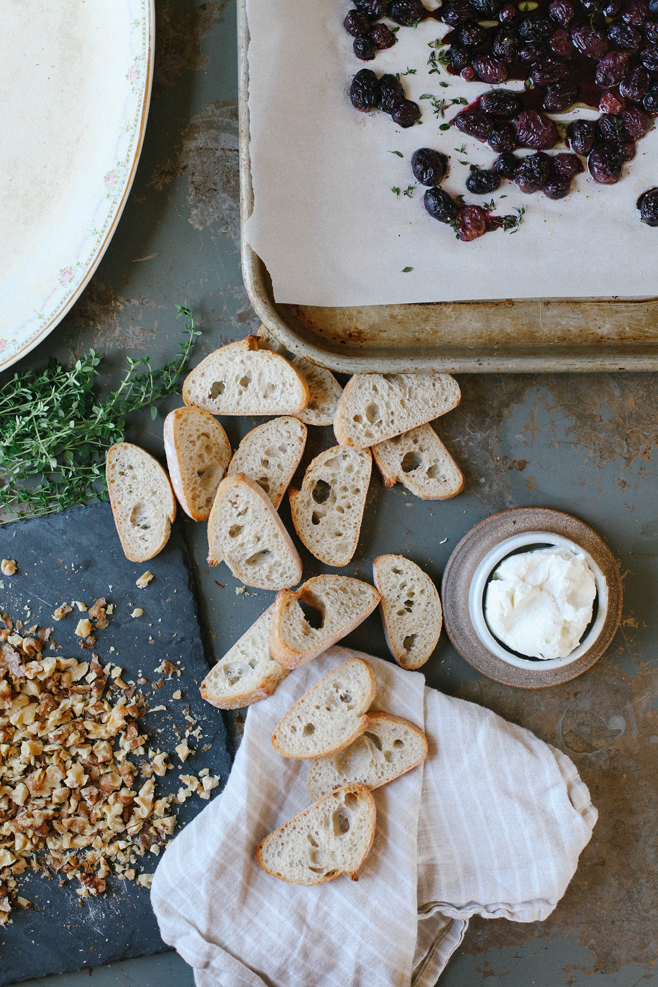 A Daily Something| Recipe for Roasted Grape Crostini